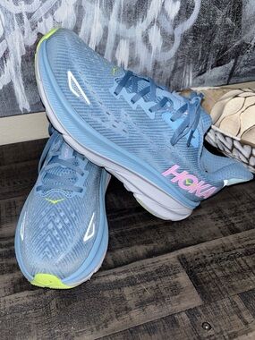 Hoka Clifton 9 running shoes Women's SZ 9B